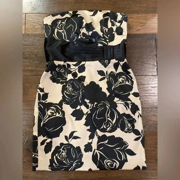 WHBM Champagne/ Black Strapless Cocktail Dress- size 8 - Picture 1 of 7